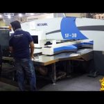 Hoë kwaliteit servo cnc hidrouliese rewolwer ponspers masjinerie