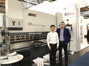 Pole kliënte besoek ons ​​uitstalling