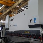 6-as hidrouliese CNC-persrem 200 Ton 3100mm vir CNC-agterspoor XR Z1 Z2-as